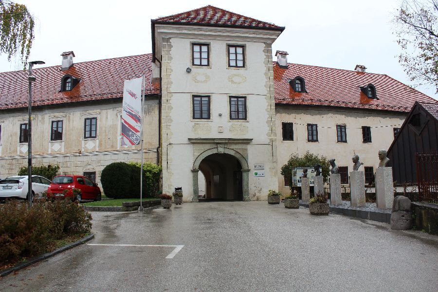 Klick für Vergrößerung Klick für Vergrößerung
