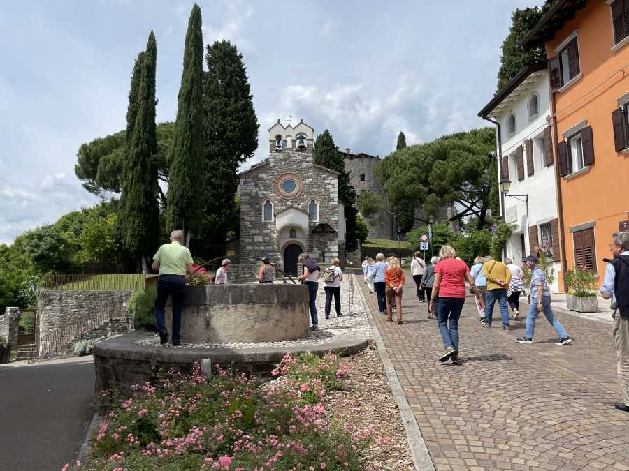 Klick für Vergrößerung Klick für Vergrößerung
